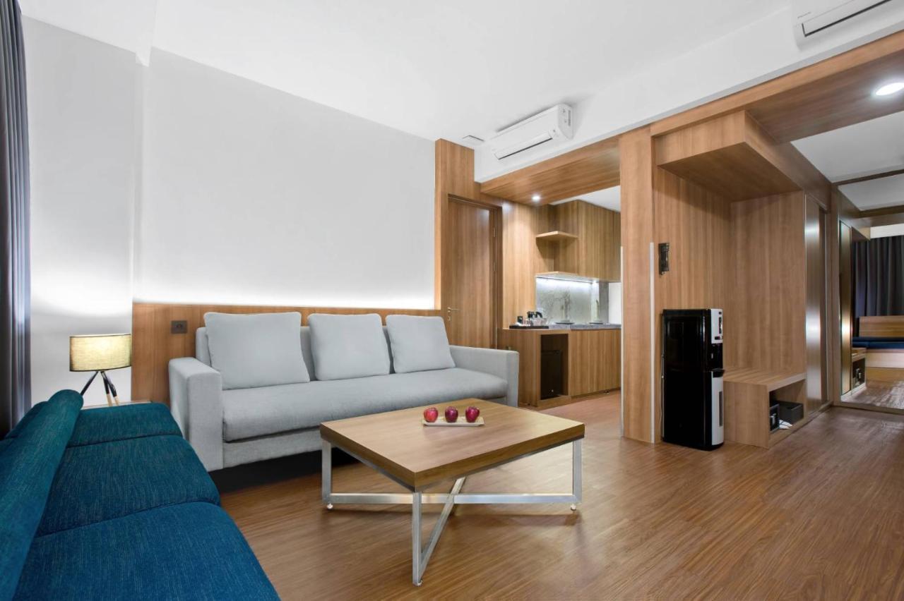 Aston Sidoarjo City Hotel & Conference Center Экстерьер фото