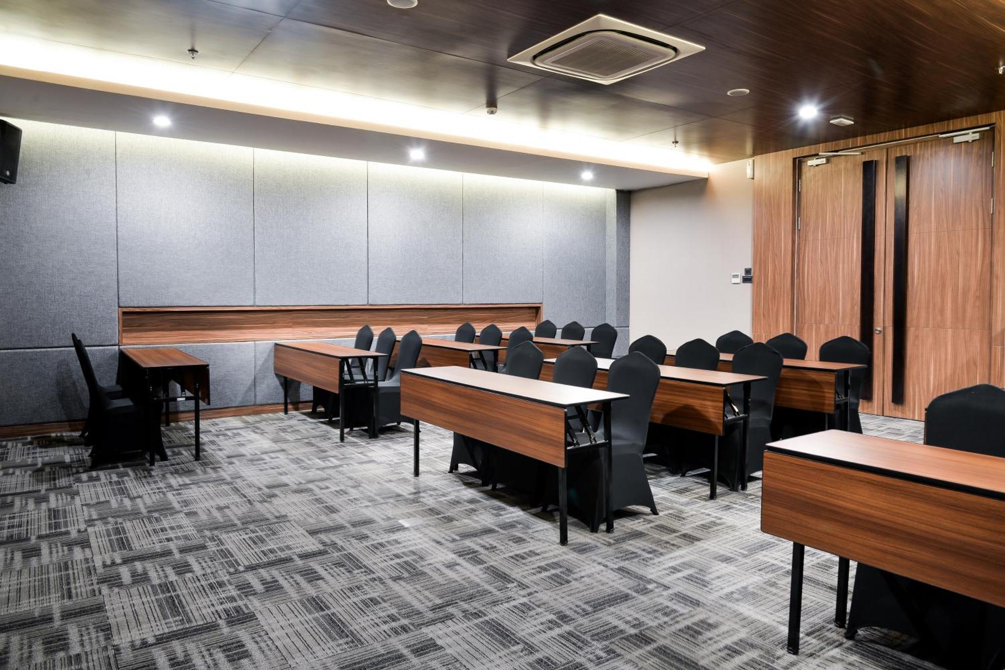 Aston Sidoarjo City Hotel & Conference Center Экстерьер фото